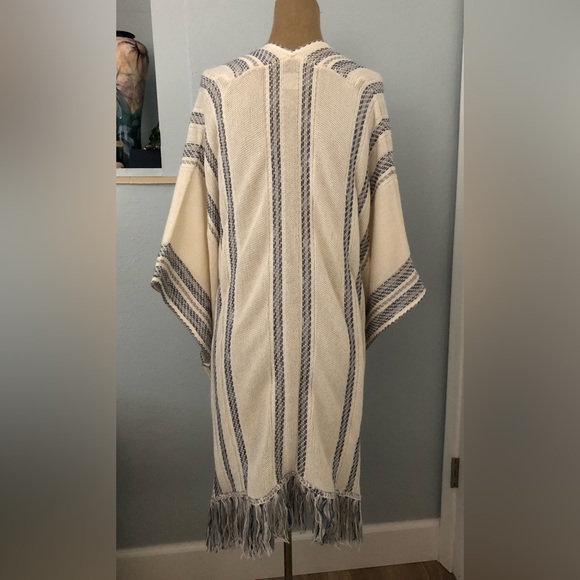 Lucky Brand Knit Ruana Cardigan M/L Cream Blue Striped Fringe Boho - Poncho - Picture 5 of 6